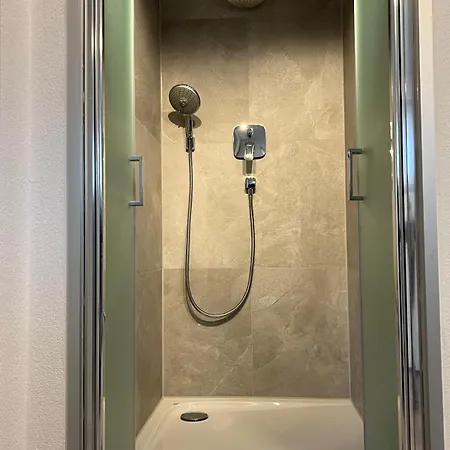 Zwei Nah Flughafen Messe Apartamento *